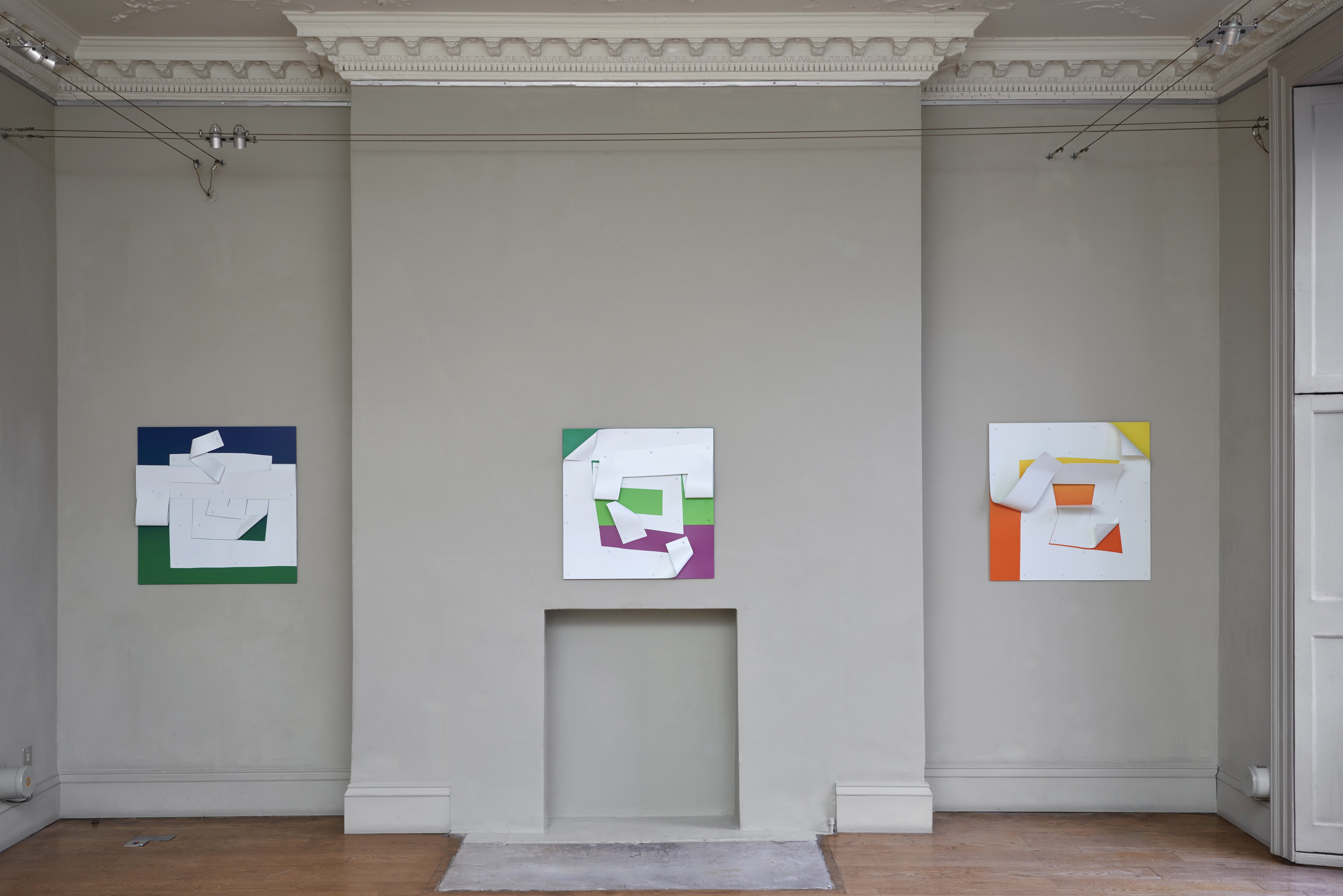 Neil Zakiewicz from left to right: 'Traversal 8' 75×75×4cm; 'Traversal 10' 68×68×4cm; 'Traversal 1' 75×75×12cm; all: spray paint on steel, 2022, installation photo by Andy Keate