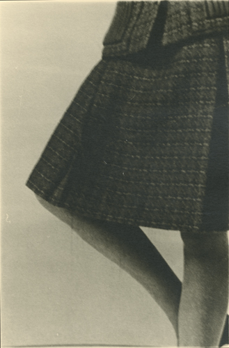 Sharon Kivland 'Knee–length (II)' 24×16cm/framed 42.5×31.5cm, unique silver bromide print, 2012