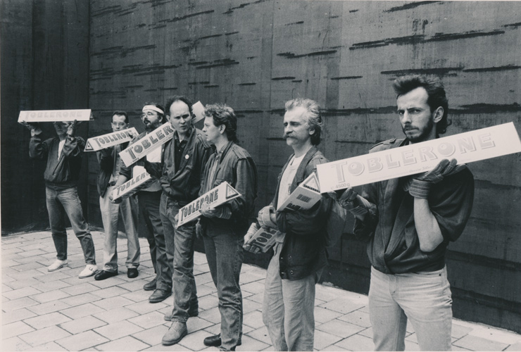 Niall Monro 'The Nomads: City Souvenir' Documenta 8, Kassel, Germany, photo by Dieter Schwerdtle (20 June to 20 September 1987)