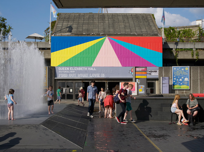 Lothar Götz: Queen Elizabeth Hall, external wall painting, Southbank Centre for the Festival of Love, Summer 2014, installation photography by Andy Keate